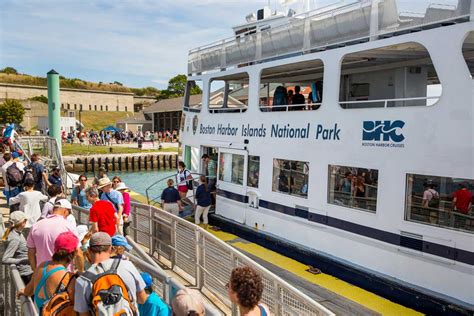 Boston Harbor Cruises & Boat Tours | City Experiences