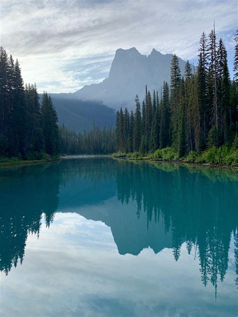 Emerald Lake, Yoho National Park [OC] [1792 x 828] : r/EarthPorn