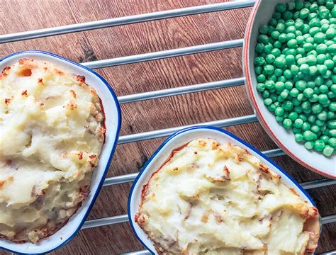 Ultimate Slow Cooker Steak And Ale Pie Recipe With Cheesy Mash