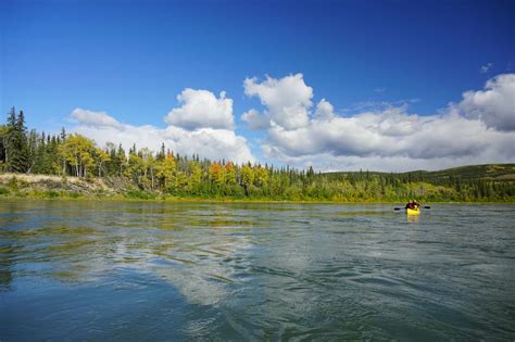 13-days canoeing tour on the Yukon River to Dawson City