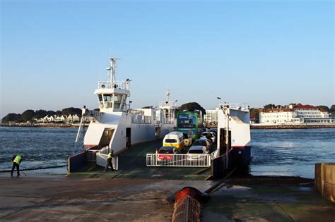 Sandbanks Ferry break down, leads to evacuation and RNLI rescue ...