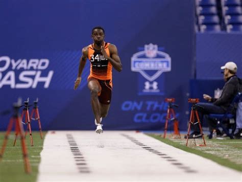 John Ross breaks 40-yard dash record at combine with 4.22-second run