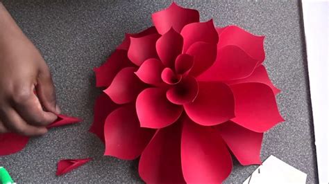 Ariana Giant Paper Flower - YouTube