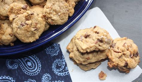 Maple Bacon Cookies with Milk Chocolate Chips | The Foodie Affair