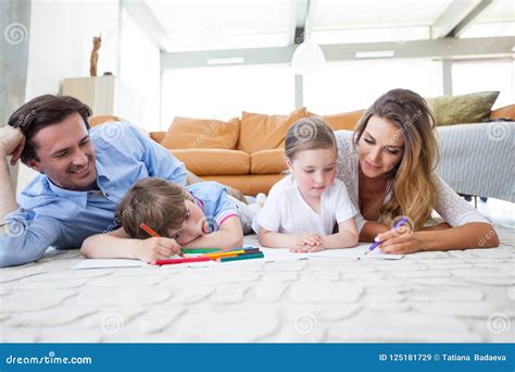 Family drawing together stock image. Image of leisure - 125181729