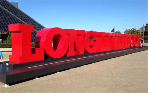 'Long Live Rock' sign unveiled at Rock and Roll Hall of Fame | wkyc.com