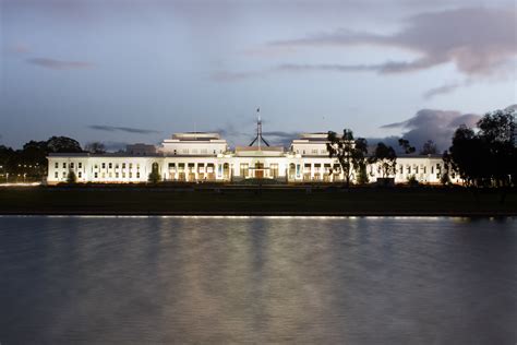 File:Old Parliament House Canberra Dusk.jpg - Wikimedia Commons