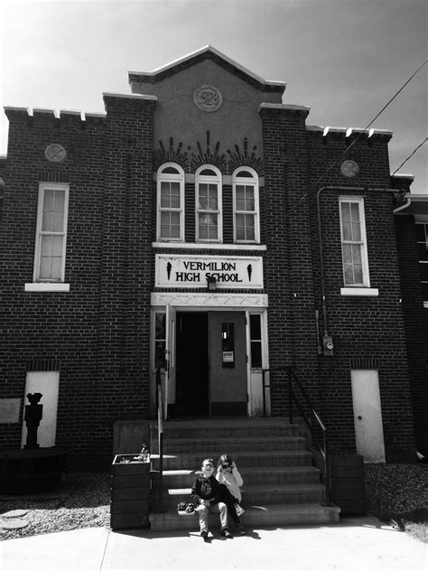 Alberta man opens safe in Vermilion museum on first try after it was locked for 40 years ...