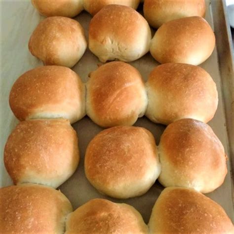 Homemade Crispy bread rolls - Easy Recipes