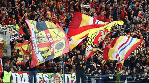 Rc Lens Fans / France Lens Soccer League Two Rc Lens Vs Laval Sportpix ...