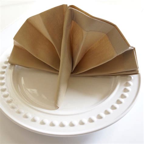 Thanksgiving turkey napkin fold is perfect in any napkin color ...