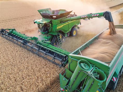 Combine Tractor: The Power Behind Modern Agriculture | Estes Performance Concaves