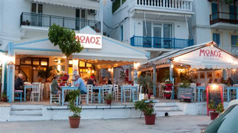 Skopelos-molos-taverna-&-restaurant-4 - SKOPELOS.COM