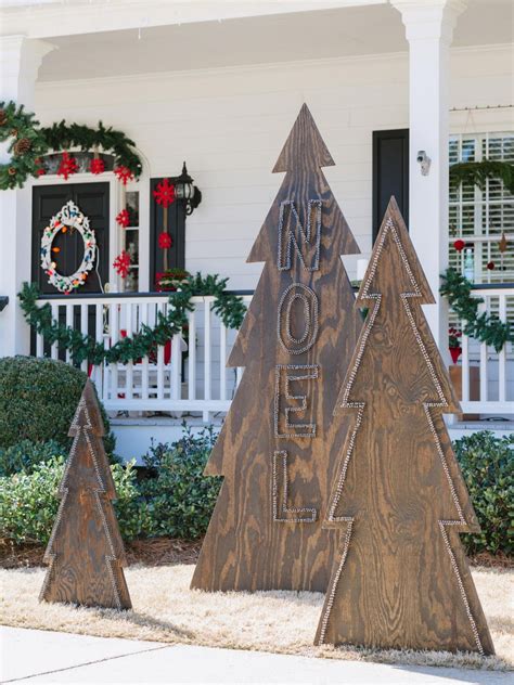 50 Best Outdoor Christmas Decorations for 2021