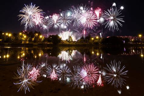 New Year's fireworks 2023: the program in Paris and France - Earth ...