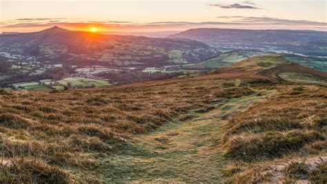 Sunrise of Sugarloaf and Table Mountain - Peter Allen Photography