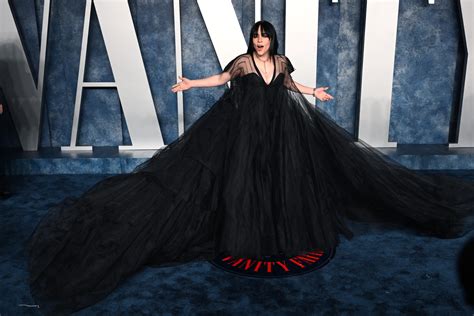 Billie Eilish's Oscars Afterparty Dress Mocked—'It's Giving Loofah ...