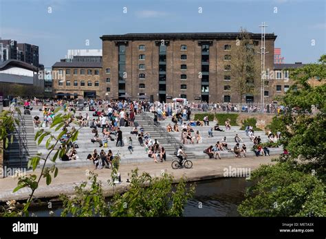 Granary Square, King's Cross, London, UK Stock Photo - Alamy