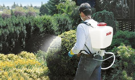 Solo 425 4-Gallon Professional Piston Backpack Sprayer