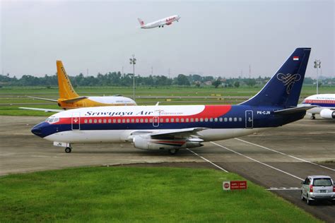 Airline Livery of the Week: Sriwijaya Air and their Boeing 737-200s - AirlineReporter ...