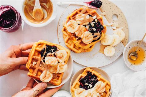 28 Best Waffle Toppings (Savory & Sweet) – Nutriciously