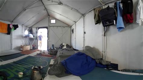 360-Video: Souda Refugee Camp - View Inside a Refugee Tent - YouTube