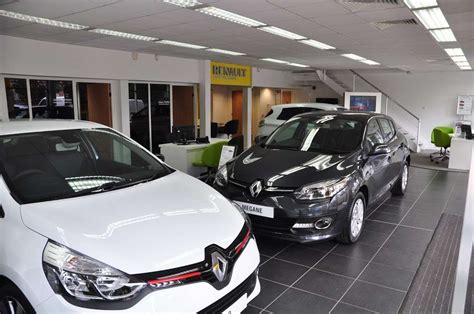 Hendy Renault - 1 Bonehurst Road Salfords, Horley, Salfords, Redhill ...