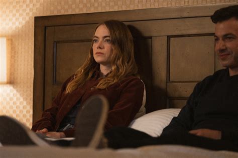 New promo stills from 'The Curse' (2023) : r/EmmaStone