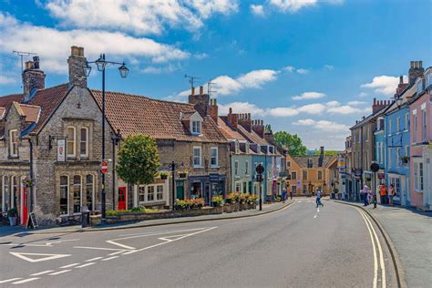 15 of the Best and Most Beautiful Small Towns to Visit in England