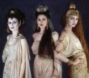 Monica Bellucci as Dracula's Bride - Bram Stoker's Dracula Vampire Stills - Greatest Props in ...