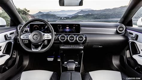 2020 Mercedes-Benz CLA Shooting Brake - Interior, Cockpit | Caricos