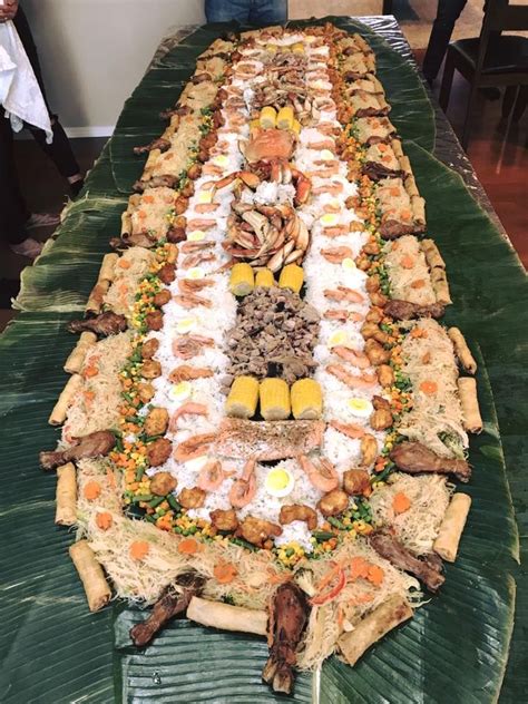 [Homemade] Filipino Boodle fight with wild alaskan seafood | Boodle fight, Boodle fight party ...