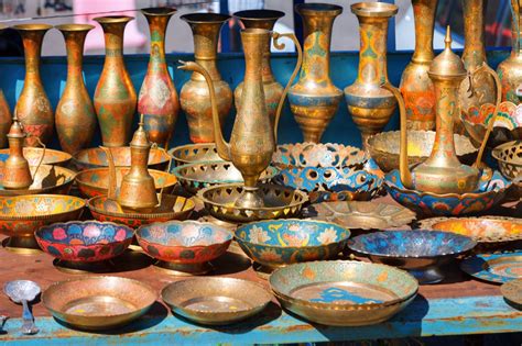 Souvenirs Armenian dishes made of metal, copper, chasing, pitchers, decanters, glasses, plates ...