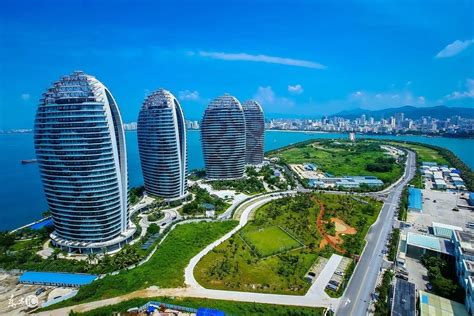 The Holiday and Travel Magazine: Sanya Island in China