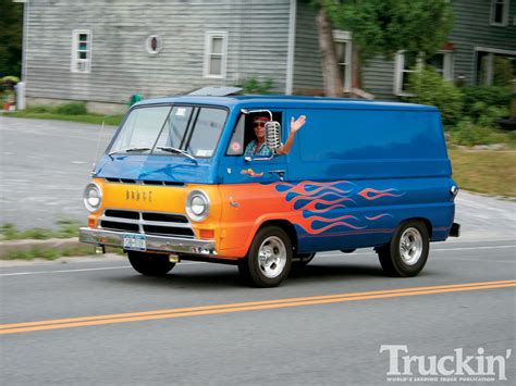 Dodge Van - Information and photos - MOMENTcar