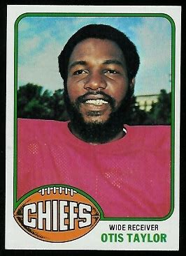 1976 Topps Football Card #362: Otis Taylor