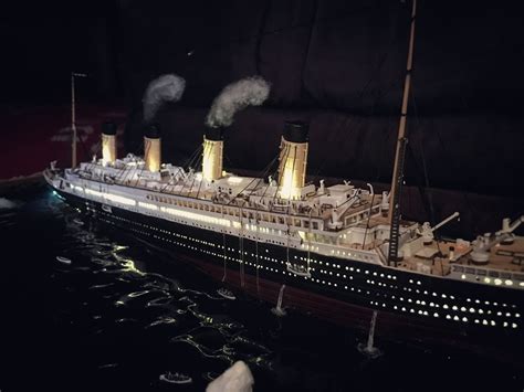Titanic sinking diorama | Titanic ship, Titanic model, Scale model ships