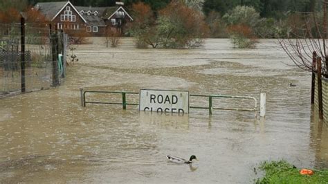 Video River Overflow Causes Extreme Flooding in California - ABC News