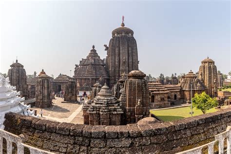 Lingaraj Temple in Bhubaneswar Reopens For Devotees After Nine Months ...