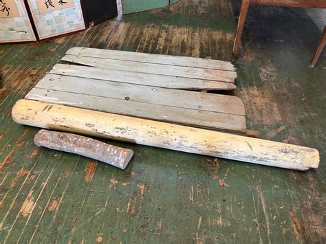 Lot # 250 - Large Pieces of Wood - Adam's Northwest Estate Sales & Auctions