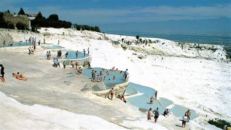 Pamukkale Hot Springs from Istanbul by Overnight Bus