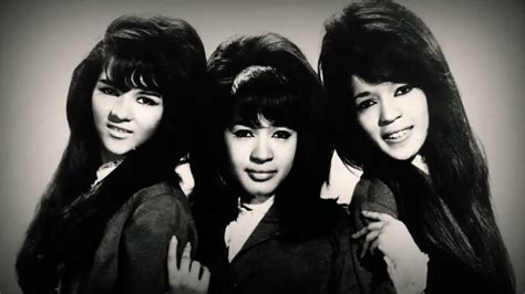 The Ronettes-Be My Baby Legendado - YouTube