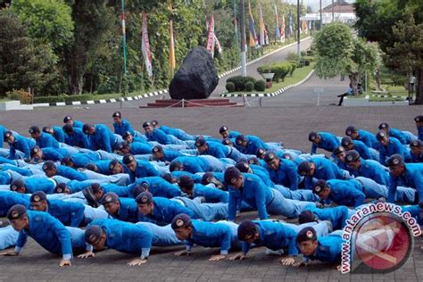 Tersangka pembunuh Kresna jalani rekonstruksi dengan tenang - ANTARA News