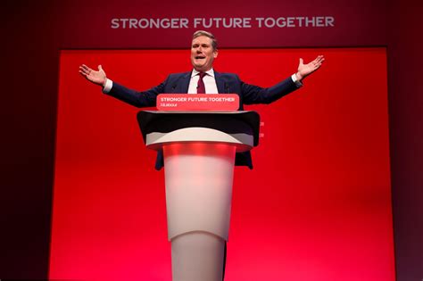 Keir Starmer Seeks to Push Labour to Political Center - The New York Times