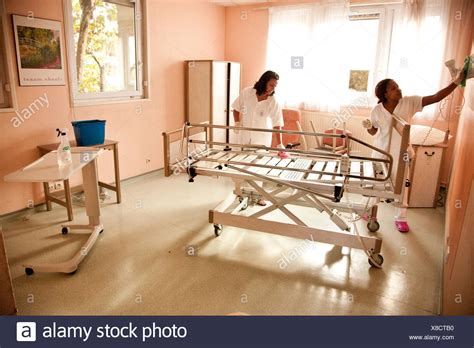 Hospital Ward Cleaning High Resolution Stock Photography and Images - Alamy