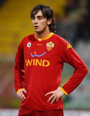 Roma, Aquilani operato. Tra due mesi in campo