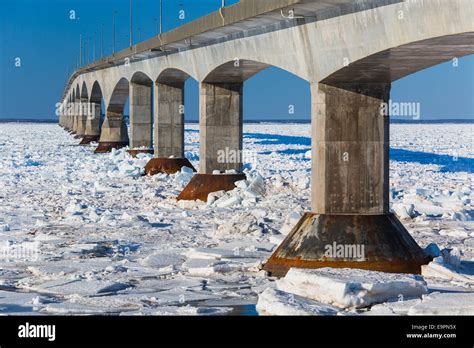 A winter view of the Confederation Bridge that links Prince Edward ...