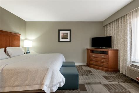 Hampton Inn Bellevue - UPDATED 2018 Prices & Hotel Reviews (NE) - TripAdvisor