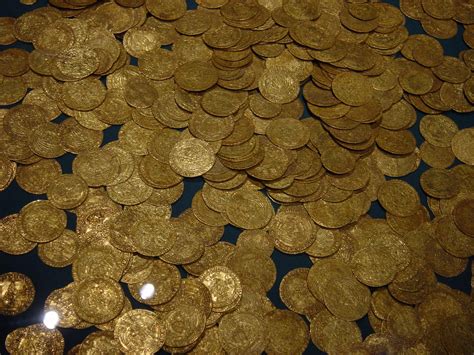 File:Hoard of ancient gold coins.jpg - Wikipedia