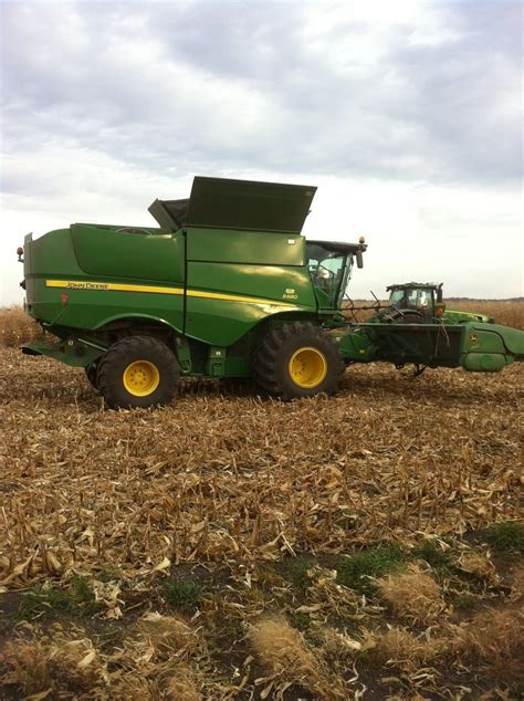 Johnson Family Farms: October 2011 | John deere combine, John deere equipment, John deere